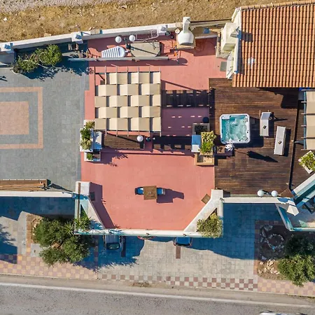 Livas Rooftop Seaview Apartament Corinth